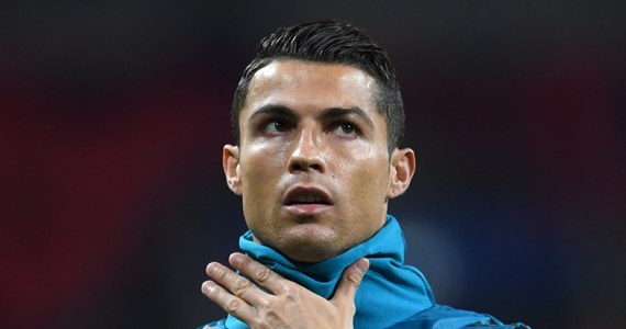Cristiano Ronaldo przyznał w wywiadzie dla francuskiego dziennika "L'Equipe", że chce mieć siedmioro dzieci i tyle samo "Złotych Piłek". Kilka dni temu na świat przyszła jego czwarta pociecha, córeczka Alana Martina.