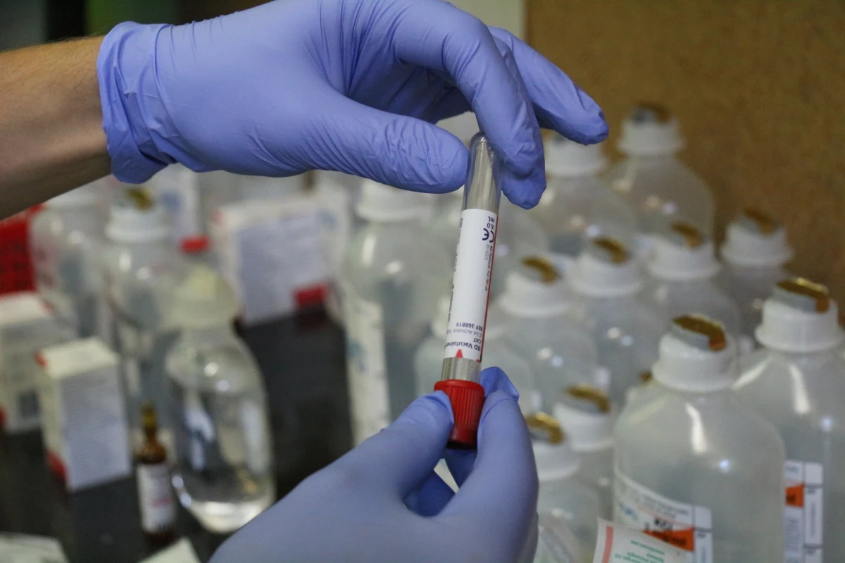 Wszczęto śledztwo w sprawie niedzielnego wypadku na torze kartingowym w Zwardoniu w Śląskiem. Ciężko ranna została tam 21-letnia kobieta. Na jej szyi zacisnął się szalik wciągnięty przez tylną oś gokarta. W tej sprawie przesłuchano już pierwsze osoby.