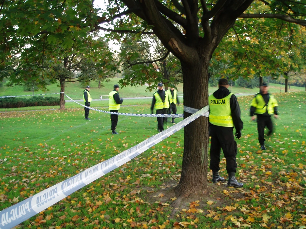 ​To prawdopodobnie sprawy finansowe były przyczyną rodzinnego dramatu, który rozegrał się w miejscowości Kamionka Wielka pod Nowym Sączem w Małopolsce - poinformował Leszek Karp, rzecznik Prokuratury Okręgowej w Nowym Sączu. Jak nieoficjalnie ustalili w czwartek dziennikarze RMF FM, mężczyzna prawdopodobnie zabił swoją żonę i dziecko, a później popełnił samobójstwo.