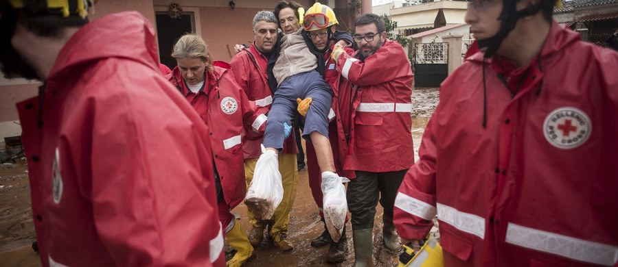19 osób straciło życie z powodu gwałtownych deszczy i wywołanych nimi podtopień. Ulewy nawiedzają Grecję od środy. 