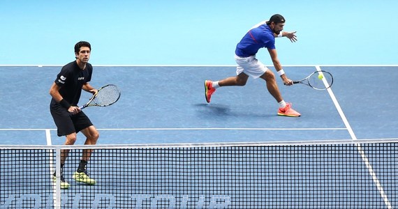 Debliści Łukasz Kubot i Brazylijczyk Marcelo Melo przegrali z Finem Henrim Kontinenem i Australijczykiem Johnem Peersem 4:6, 2:6 w finale turnieju ATP Finals w Londynie. Żaden polski tenisista nie triumfował jeszcze w męskim mastersie.