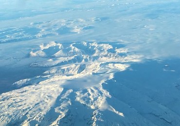 Wulkan Öraefajökull budzi się po 290 latach. "Spod lodowca spływa woda, czuć siarkę" 