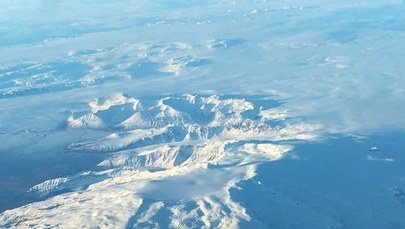 Wulkan Öraefajökull budzi się po 290 latach. "Spod lodowca spływa woda, czuć siarkę" 