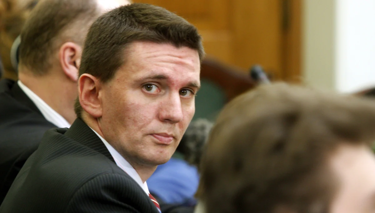 PO złoży zawiadomienie do prokuratury o możliwości popełnienia przestępstwa przekroczenia uprawnień przez szefa Służby Kontrwywiadu Wojskowego Piotra Bączka. Chodzi o wszczęcie przez SKW postępowania sprawdzającego wobec gen. bryg. Jarosława Karszewskiego. 