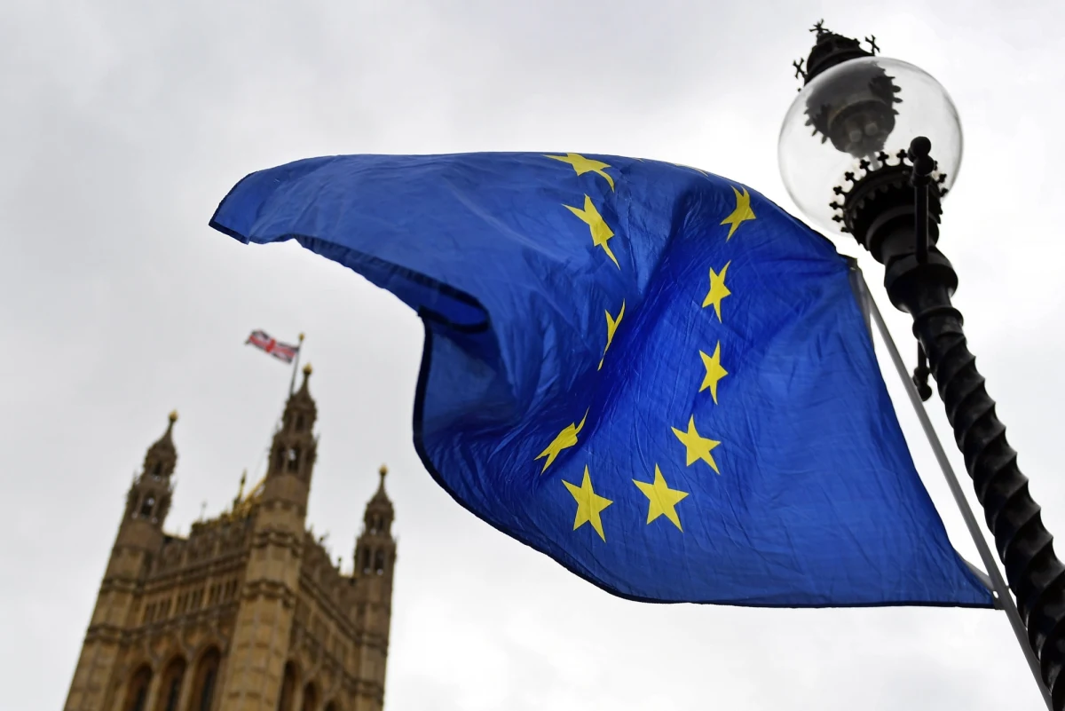 ​Wieka Brytania gotowa do podwojenia oferty "opłaty brexitowej" - informują media na Wyspach. To suma, jaką Londyn powinien wpłacić do budżetu Unii Europejskiej przed opuszczeniem Wspólnoty. To ważna wiadomość dla Polski, która najbardziej ze wszystkich krajów członkowskich korzysta w unijnego funduszu rozwojowego. 