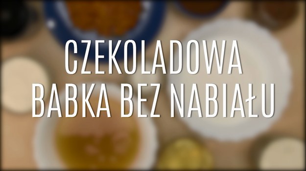 Przepis na czekoladową babkę bez nabiału to wyjątkowy przepis na klasyczne ciasto w nowym, jeszcze smaczniejszym wydaniu! Ciasto z mąki ryżowej i z tapioki, z dodatkiem siemienia lnianego, a do tego wyjątkowy składnik - woda z ciecierzycy w puszce, która nada całości nie tylko wybornego smaku, ale również sprawi, że ciasto po wyrośnięciu będzie delikatne i zwarte! Poznajcie nasz przepis na czekoladową babkę bez nabiału - polubią ją nie tylko ci, którzy mają problemy z przyswajaniem nabiału!