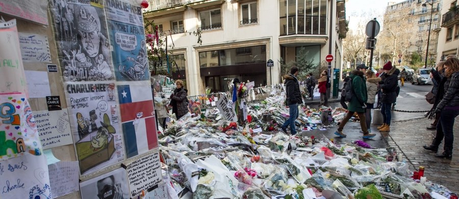 Trzy osoby zostały zatrzymane we Francji w ramach śledztwa dotyczącego zamachów terrorystycznych ze stycznia 2015 roku na redakcję satyrycznej gazety "Charlie Hebdo" i koszerny supermarket w Paryżu – podała agencja EFE, powołując się na źródła sądowe.
