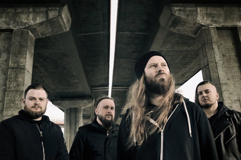 Zwrot w sprawie muzyków polskiej deathmetalowej grupy Decapitated, którzy zostali oskarżeni m.in. o zgwałcenie fanki. 