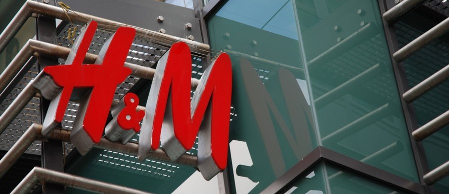 ​Firma odzieżowa H&M co roku spala kilka ton nowych ubrań w miejskich systemach grzewczych w Szwecji - do takich informacji dotarli dziennikarze śledczy szwedzkiej telewizji SVT.