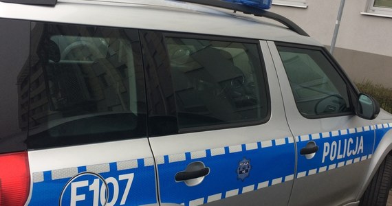 Atak nożownika w Płocku. 38-latek ugodził nożem 66-letnią kobietę. Ofiara trafiła do szpitala. Mężczyznę zatrzymał policjant po służbie - informuje reporter RMF FM Grzegorz Kwolek.