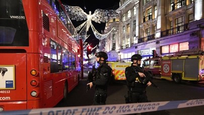 Londyn: Ewakuacja i policyjna operacja w sercu dzielnicy handlowej