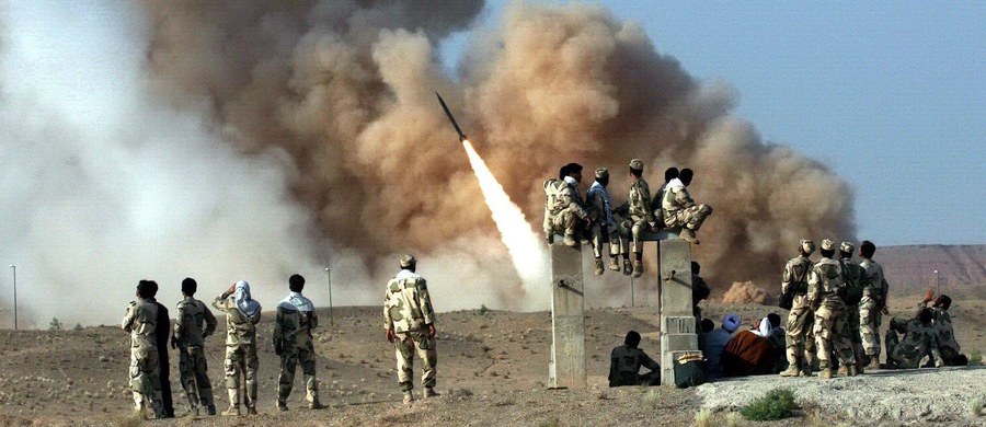 Zastępca dowódcy Gwardii Rewolucyjnej ostrzegł Europę, że jeśli będzie zagrożeniem dla Iranu, to Teheran zwiększy zasięg swoich rakiet do ponad 2 tysięcy kilometrów - poinformowała irańska agencja Fars.