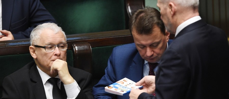 Prezydent Andrzej Duda uważa, że "byłoby czymś naturalnym" ewentualne objęcie funkcji premiera przez lidera większości parlamentarnej, czyli Jarosława Kaczyńskiego. Zastrzegł jednocześnie, że to do tej większości należy wskazanie, kto ma być szefem rządu.