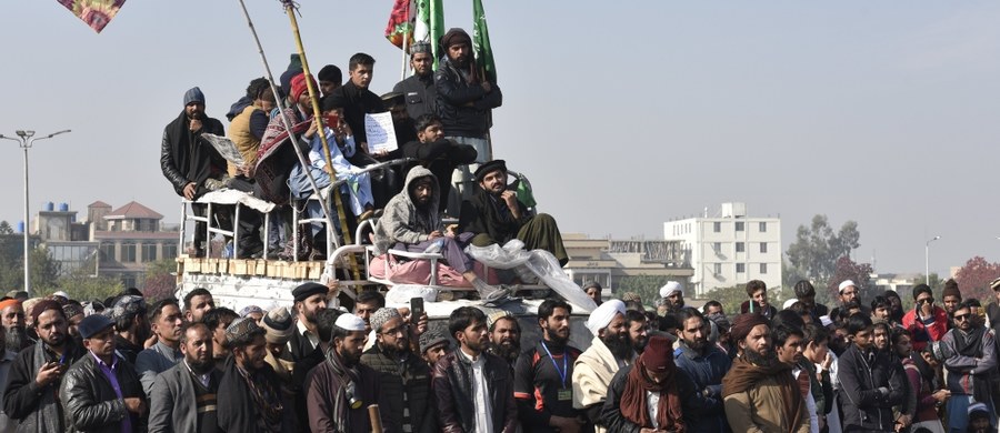 ​Pakistańscy radykałowie islamscy odwołali protesty w całym kraju, gdy rząd spełnił ich główne żądanie - oskarżony o bluźnierstwo minister prawa i sprawiedliwości Zahid Hamid ustąpił ze stanowiska.