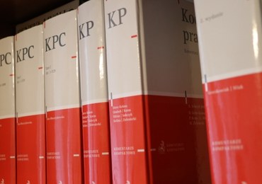"Rzeczpospolita": Koniec monopolu na aplikacje? Korporacje prawnicze straciłyby miliony
