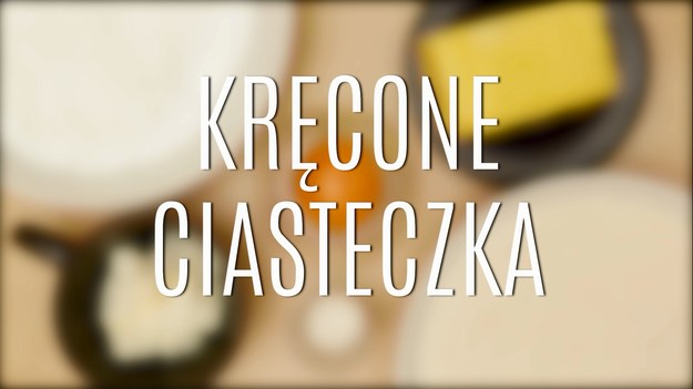 Kręcone ciasteczka, robione w tradycyjny sposób - z maszynki - są przepysznym sposobem na przygotowanie doskonałego deseru, który sprawdzi się na każdą okazję! Proste, tanie, robi się je w parę chwil! Można je dostać niemal w każdym sklepie, ale najlepiej sprawdzają się te przyrządzane samodzielnie! Poznajcie nasz przepis, jak zrobić kręcone ciasteczka z maszynki!