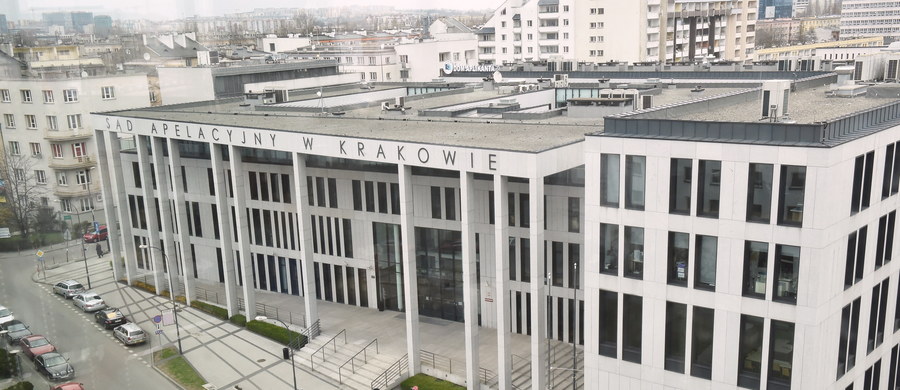 Pięciu byłych dyrektorów sądów z apelacji krakowskiej i wrocławskiej zostało tymczasowo aresztowanych. Taką decyzję podjął rzeszowski sąd rejonowy. Mężczyźni są podejrzani w śledztwie dot. korupcji, do której miało dojść w Sądzie Apelacyjnym w Krakowie. 