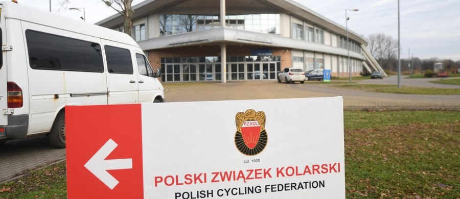 Działacz Polskiego Związku Kolarskiego, pod którego adresem pojawiły się w mediach oskarżenia dotyczące m.in. gwałtu, stanowczo je odrzuca. Informacje na swój temat ocenia jako "nieprawdziwe, oburzające". Uznaje, że przeciwko niemu trwa "medialna nagonka". Działacz przesłał Polskiej Agencji Prasowej oświadczenie. Jednocześnie poprosił o zachowanie anonimowości.