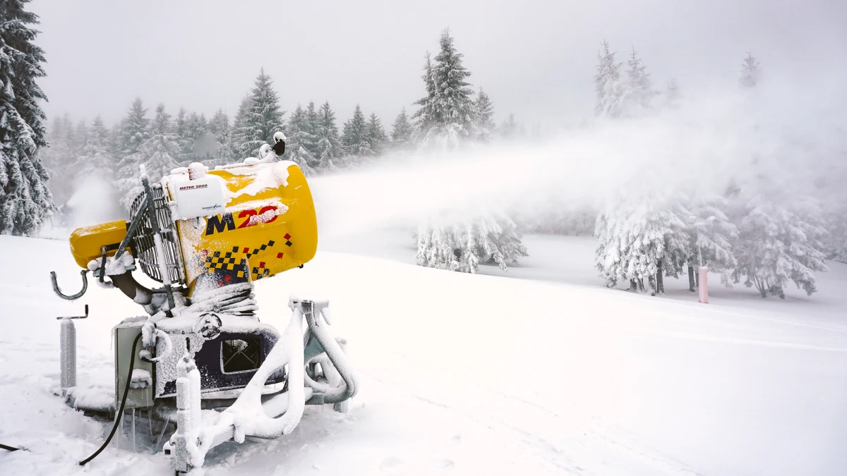 Dobre wieści dla miłośników białego szaleństwa. Już jutro ma rozpocząć się sezon narciarski na Kasprowym Wierchu. Na pierwsze zjazdy zaprasza także dolnośląski Zieleniec. 