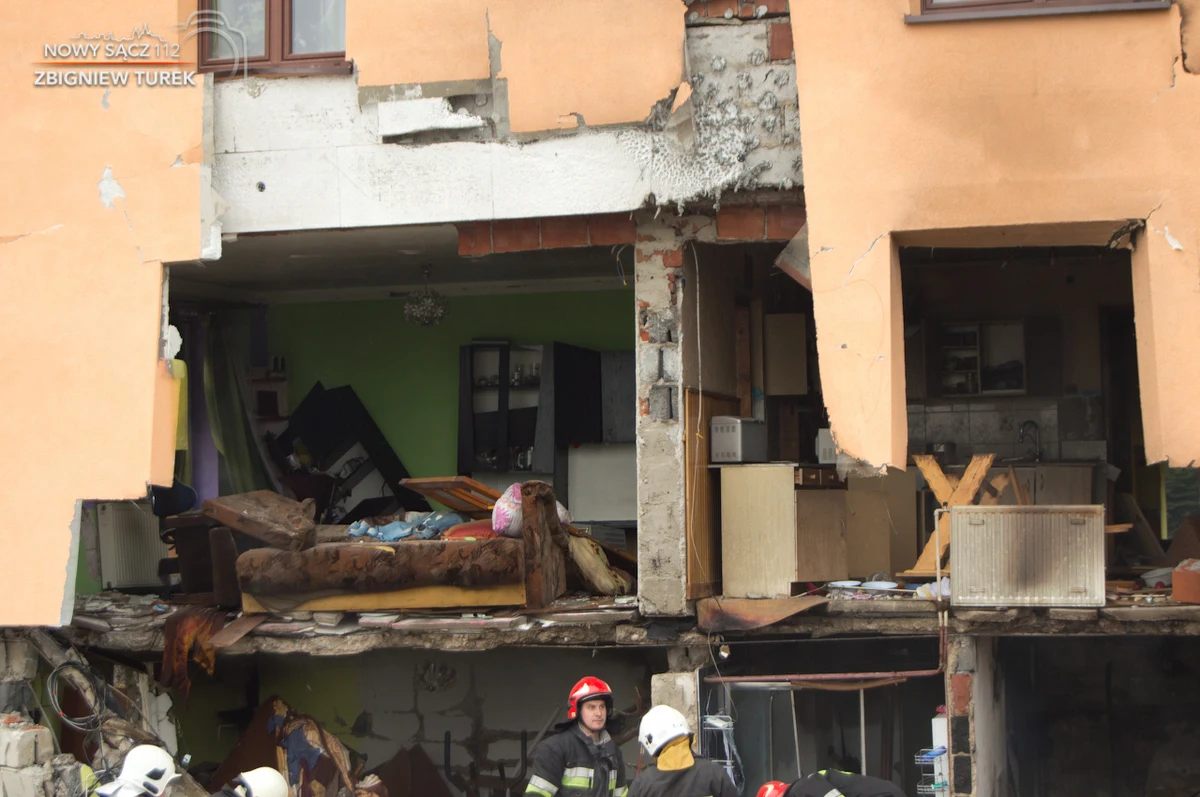 2 młode kobiety ucierpiały podczas wybuchu butli z gazem w domu jednorodzinnym w Olszance w Małopolsce. Zdjęcia i film z miejsca zdarzenia publikujemy dzięki uprzejmości serwisu Nowy Sącz 112.