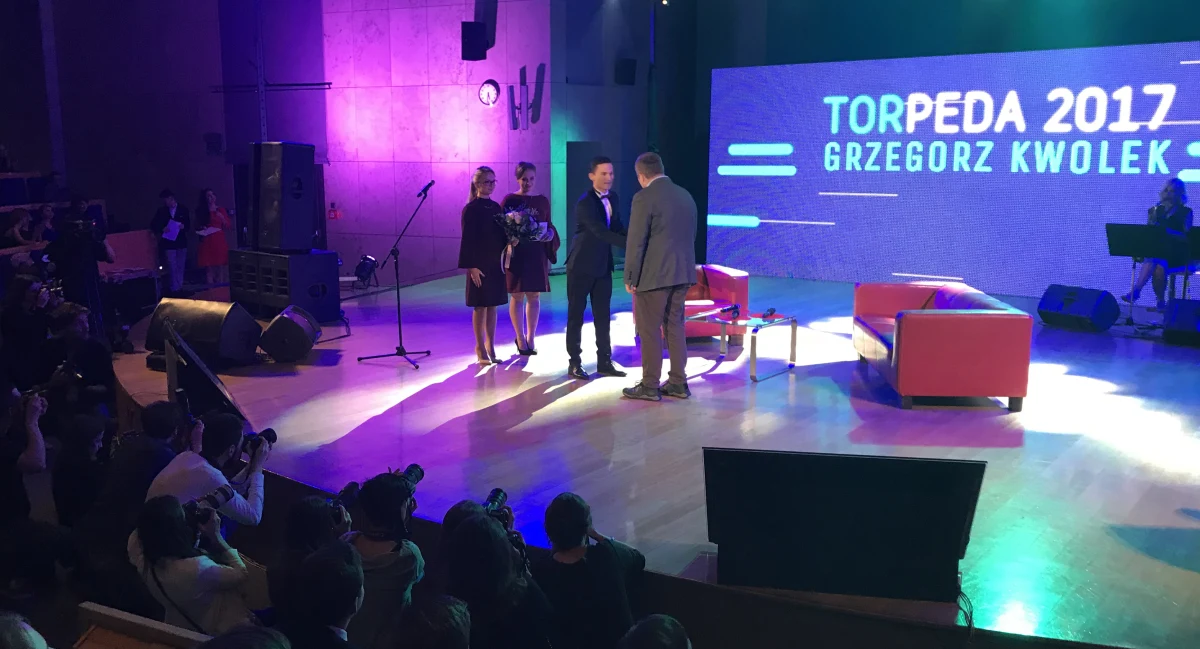 W Auditorium Maximum UJ w Krakowie odbyła się gala rozdania MediaTorów. Zwycięzcą w kategorii TORpeda został dziennikarz RMF FM Grzegorz Kwolek. Z kolei Roberta Mazurka wyróżniono w kategorii NawigaTOR. 