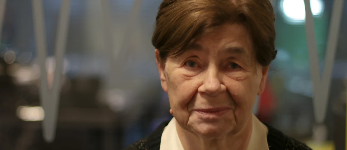 "Zasadnicze rzeczy zostały, zresztą będzie o to wielka awantura - czyli skarga nadzwyczajna, ławnicy i żeby Krajową Radzie Sądowniczą mogła wybierać nie jedna partia" - tak o sejmowych zmianach w ustawach o sądownictwie autorstwa prezydenta mówi w Porannej rozmowie w RMF FM Zofia Romaszewska. "Dostaliśmy w ostatniej chwili poprawki zmienione, bo minister sprawiedliwości nie rezygnuje nigdy z tego, co raz postanowił" - zauważa gość Roberta Mazurka. "Prezydent bardzo szczegółowo obejrzy ustawę i zobaczy, czy wszystko co dla niego wydawało się ważne, zostało tam jakoś zaakceptowane. Wydawało się, że te najważniejsze rzeczy zostały jednak uwzględnione" - tak doradczyni Andrzeja Dudy mówi o ewentualnym wecie prezydenta. 