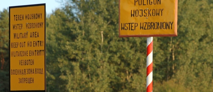 Pracownik ochrony, który na terenie jednostki wojskowej w Orzyszu w Warmińsko-Mazurskiem śmiertelnie postrzelił innego wartownika, usłyszał zarzut nieumyślnego spowodowania śmierci. Mężczyzna przyznał się do winy.