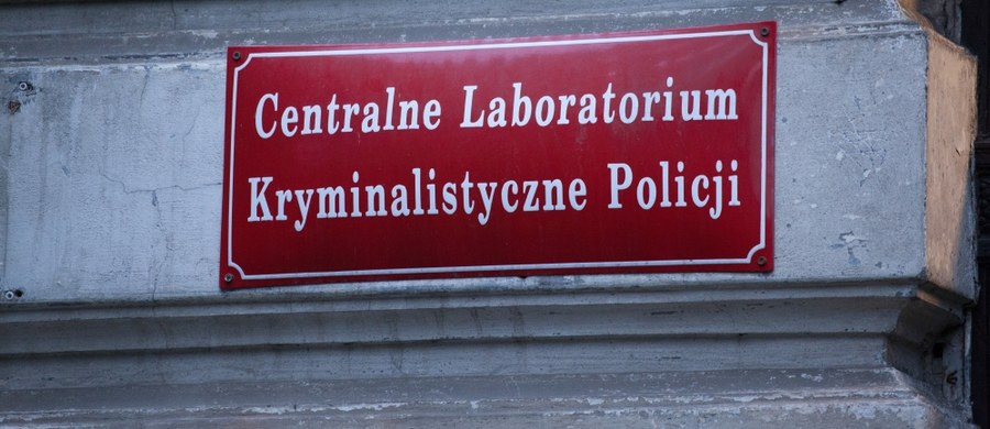 Policyjni eksperci i strażacy zakończyli akcję w Centralnym Laboratorium Kryminalistycznym Policji w Warszawie. Znaleziono tam podejrzany pakunek. 