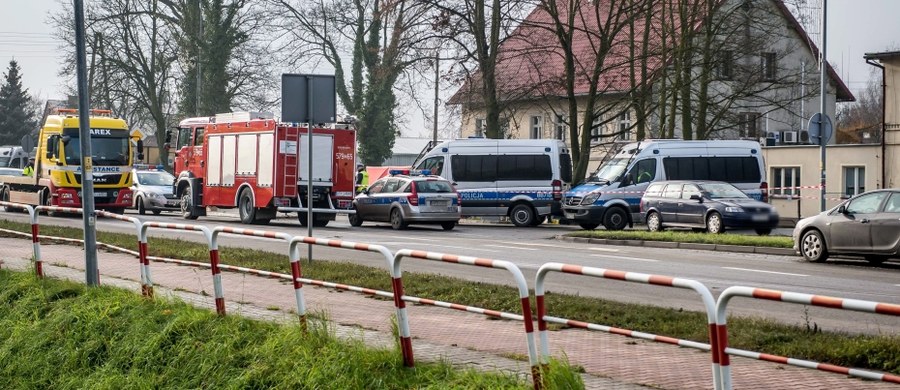 Zarzuty udziału w zorganizowanej grupie przestępczej o charakterze zbrojnym postawiła wrocławska prokuratura dwóm mężczyznom zatrzymanych w związku z włamaniem do bankomatu w Wiszni Małej (Dolnośląskie). W strzelaninie zginęli policjant i jeden z włamywaczy.