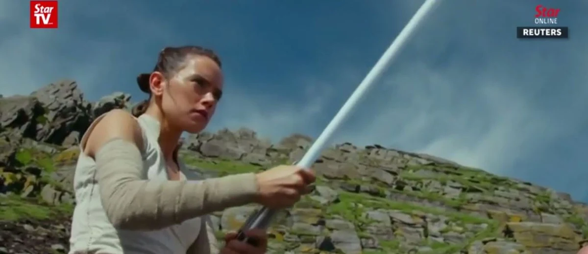 ​Amerykańska Akademia Filmowa ogłosiła listę 20 filmów, które mają szanse na Oscara za efekty specjalne. Wśród nich jest film "Gwiezdne wojny: Ostatni Jedi". A w sieci pojawił się krótki reportaż z treningów kaskaderskich aktorów. Gwiazdy nowego filmu opowiadają o ciężkiej na planie zdjęciowym. Zwróćcie uwagę na "taniec z kijami", które imitują miecze świetlne.