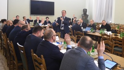 Sejmowa komisja za zmianą sposobu wyboru PKW. "To skok na kolejną instytucję"