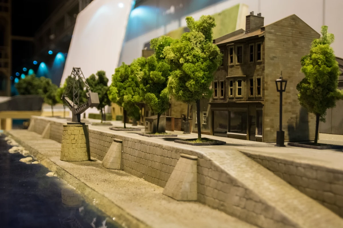 We Wrocławiu powstają zdjęcia do serialu dla dzieci o II wojnie światowej. Dokumentalna produkcja realizowana jest między innymi przy pomocy specjalnych makiet. W Centrum Technologii Audiowizualnych stanęły mapa Europy, makieta fiordów norweskich, getta w Częstochowie i stepu w Kazachstanie. Premiera międzynarodowej produkcji w listopadzie 2018 roku. 