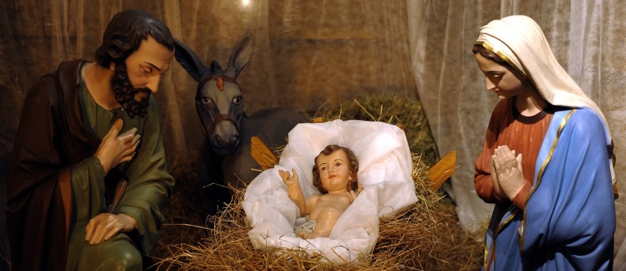 We Francji wybuchła awantura z powodu świątecznych szopek w budynkach publicznych. Po tym, jak sąd zakazał ustawienia szopki w siedzibie władz regionu w Lyonie, szef opozycji wykorzystał lukę prawną… i umieścił w budynku kilkadziesiąt szopek. 