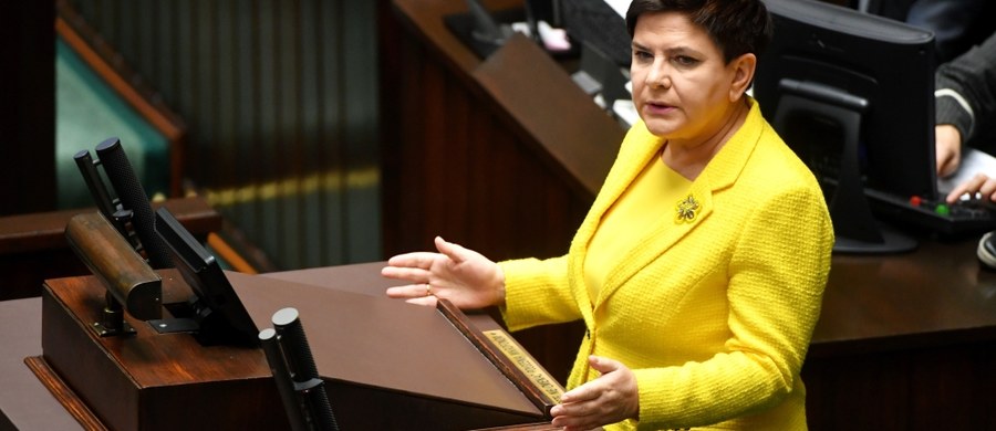 Sejm nie poparł wniosku PO o konstruktywne wotum nieufności wobec rządu Beaty Szydło, w którym kandydatem na premiera był Grzegorz Schetyna. Przeciwko wnioskowi głosowało 239 posłów, za 168, a 17 posłów wstrzymało się od głosu.
Wcześniej premier Beata Szydło, prezes PiS Jarosław Kaczyński i marszałek Sejmu Marek Kuchciński rozmawiali z prezydentem Andrzejem Dudą w Pałacu Prezydenckim. Tematem była m.in. rekonstrukcja rządu. Ten temat będzie też później poruszany przez Komitet Polityczny PiS. 