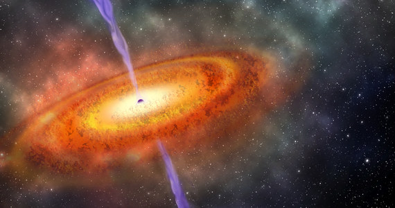 Astronomowie odkryli niezwykle rzadki obiekt wczesnego Wszechświata - kwazar J1342+0928, którego promieniowanie pochodzi z rejonu najdalszej znanej nam supermasywnej czarnej dziury. O tym gigantycznym obiekcie, o masie sięgającej 800 milionów mas Słońca, pisze w najnowszym numerze czasopismo "Nature". Co zaskakujące, czarna dziura powstała zaledwie 690 milionów lat po Wielkim Wybuchu. Jak na młody wiek ówczesnego Wszechświata, była zadziwiająco masywna. 