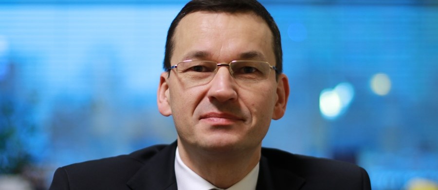 Awans wicepremiera Morawieckiego na premiera to korzystne rozwiązanie dla gospodarki - uważa szefowa Polskiego Towarzystwa Ekonomicznego profesor Elżbieta Mączyńska. "Morawiecki to człowiek gospodarki - rozumie ją i o nią dba. Jeśli zostanie premierem, to przypilnuje spraw gospodarczych dla Polski" - uważa dr Marian Szołucha z Akademia Finansów Vistula. Z kolei według ekonomisty, prof. Uniwersytetu Warmińsko-Mazurskiego Mirosława Gornowicza, wyzwaniem dla Morawieckiego będzie poprawa wizerunku Polski za granicą, szczególnie w UE. "Mateusz Morawiecki ma bardzo solidne doświadczenia zarządcze i mam nadzieję, że wykorzysta je, by poszczególne ministerstwa zaczęły ze sobą współpracować, by rząd przestał być 'zbiorem silosów'" - uważa z kolei Małgorzata Starczewska-Krzysztoszek z Konfederacji Lewiatan.