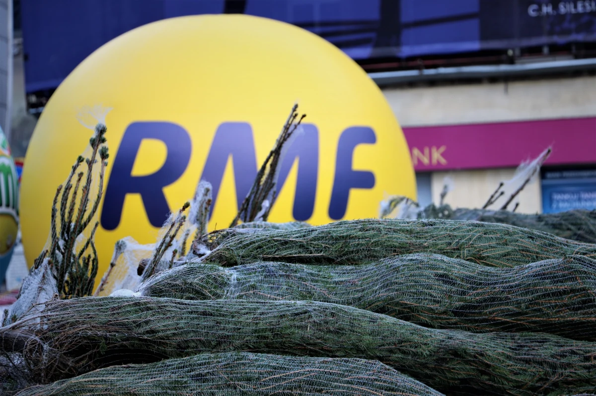 Dziś w Polskę ruszył świąteczny konwój "Choinki pod choinkę" od RMF FM! Zaczęliśmy od Katowic. Mieliśmy tysiąc pachnących choinek i całe mnóstwo atrakcji. Można nas było spotkać na Placu Szewczyka.