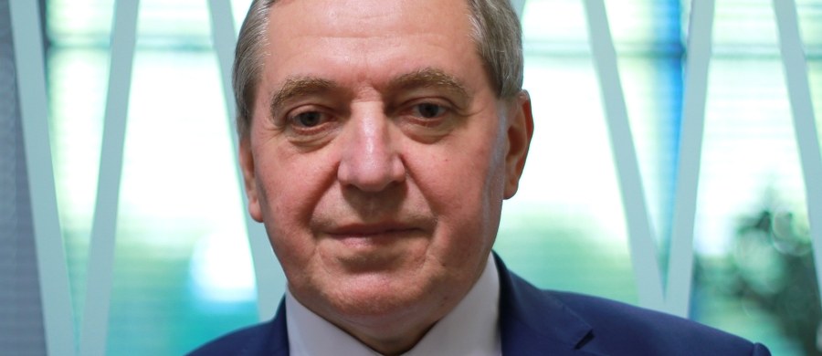 Nie wiadomo jeszcze, kiedy rząd nowego premiera Mateusza Morawieckiego zbierze się na pierwszym posiedzeniu - przyznał w Popołudniowej rozmowie w RMF FM minister Henryk Kowalczyk z kancelarii premiera. Jak stwierdził, powinno się ono odbyć „najpóźniej we wtorek”. Czy odbędzie się przed szczytem Unii Europejskiej, na które poleci premier? „Może się odbyć, ale bardziej krótkie, nie będą rozpatrywane ustawy” - stwierdził Kowalczyk.