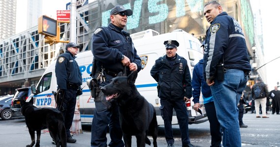 Akayed Ullah, który w poniedziałek próbował wysadzić się w powietrze na dworcu autobusowym na Manhattanie, został oskarżony o stworzenie zagrożenia terrorystycznego, wspieranie terroryzmu oraz nielegalne posiadanie broni - oświadczyła we wtorek nowojorska policja.