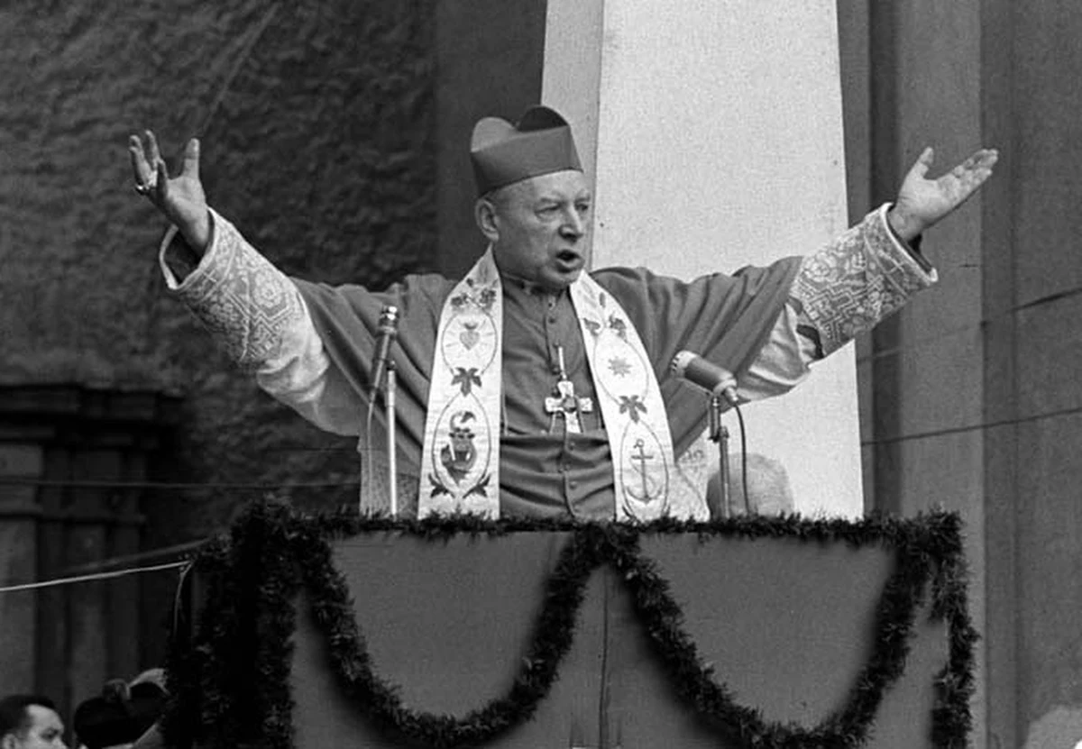 Kolejny krok w procesie beatyfikacyjnym Prymasa Tysiąclecia. Stacja 7 dowiedziała się nieoficjalnie, że sesja kardynałów i biskupów z Kongregacji Spraw Kanonizacyjnych zakończyła się pozytywną opinią o heroiczności cnót kard. Stefana Wyszyńskiego. 