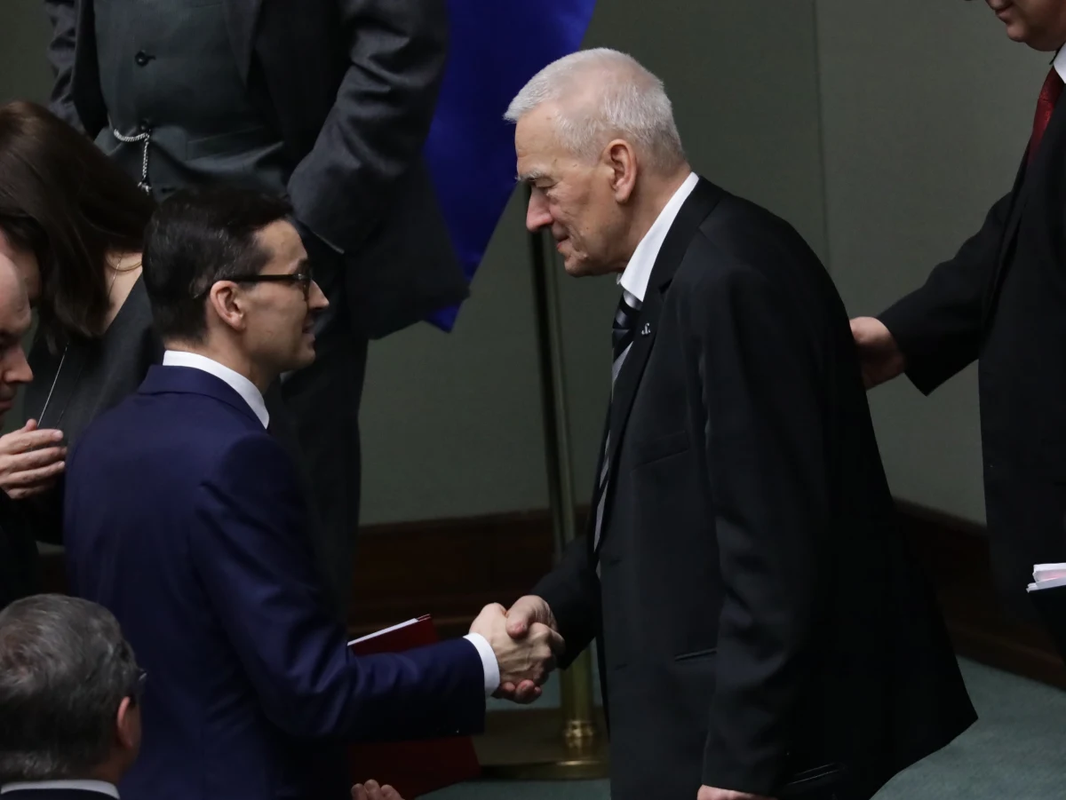 Byłem bardzo wzruszony - powiedział po expose premiera Mateusza Morawieckiego jego ojciec Kornel Morawiecki (WiS). Jak podkreślił, w przemówieniu było "za dużo konkretów". Dodał, że przedstawiony plan to plan nie na dwa lata, ale na więcej.