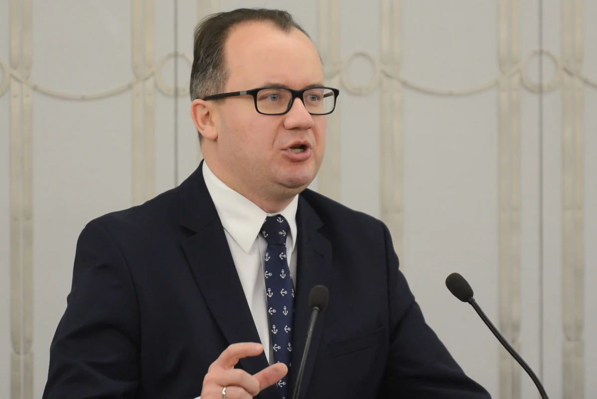 Ustawa o KRS burzy dorobek historii, bo obecny kształt Rady był wynikiem prac Okrągłego Stołu w 1989 r. - powiedział Rzecznik Prac Obywatelskich Adam Bodnar w senackiej debacie na temat KRS. RPO jest przeciwny wyborowi członków KRS-sędziów przez Sejm i skróceniu ich kadencji.