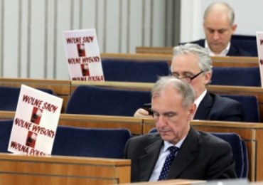Senatorzy zakończyli debatę nad nowelą ustawy o KRS. Następny punkt - SN
