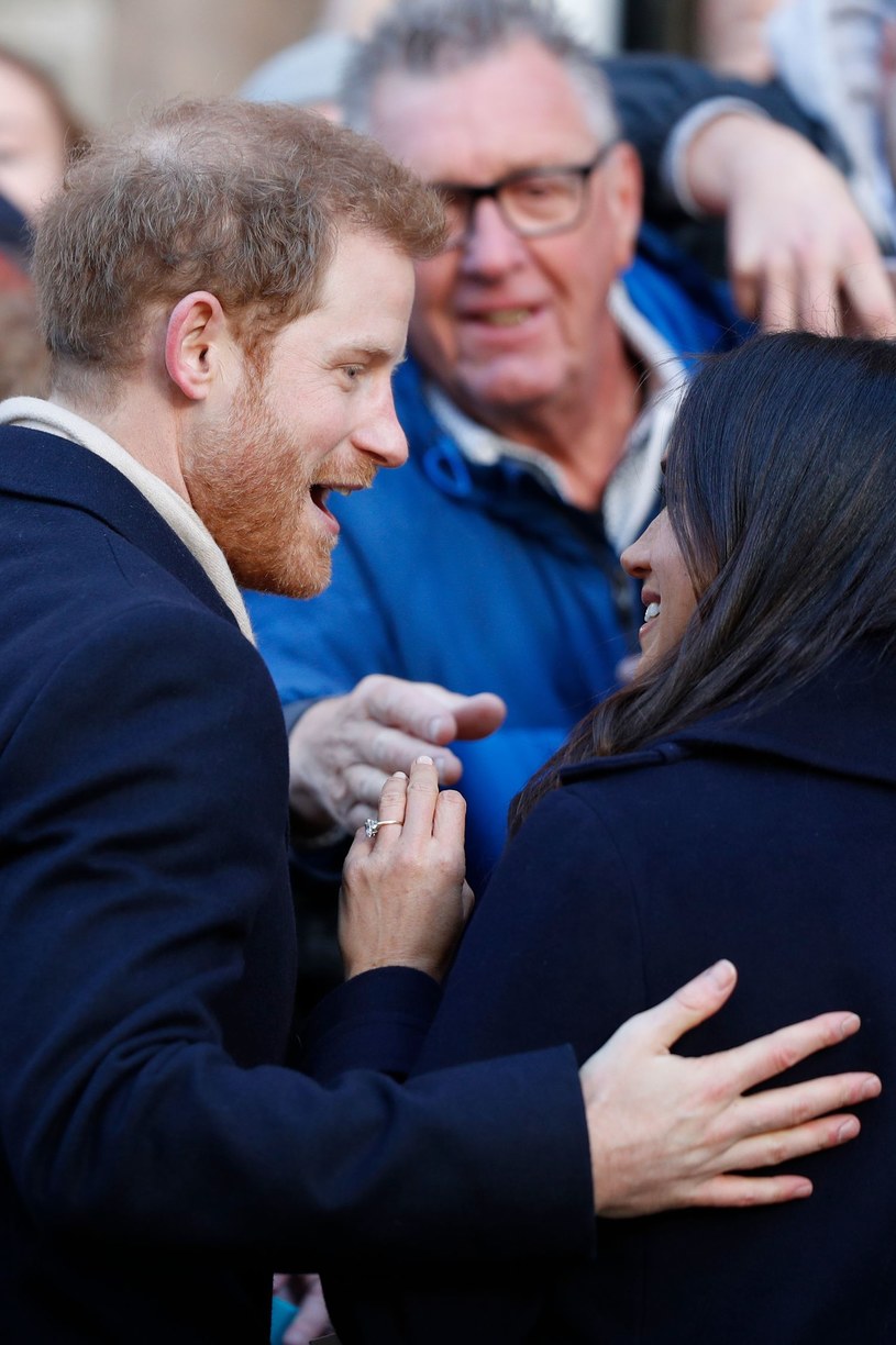 Książę Harry i jego amerykańska narzeczona, aktorka Meghan Markle pobiorą się 19 maja 2018 roku - poinformował w piątek w komunikacie Pałac Kensington. Ślub odbędzie się w kaplicy św. Jerzego na Zamku Windsorskim w zachodnim Londynie.