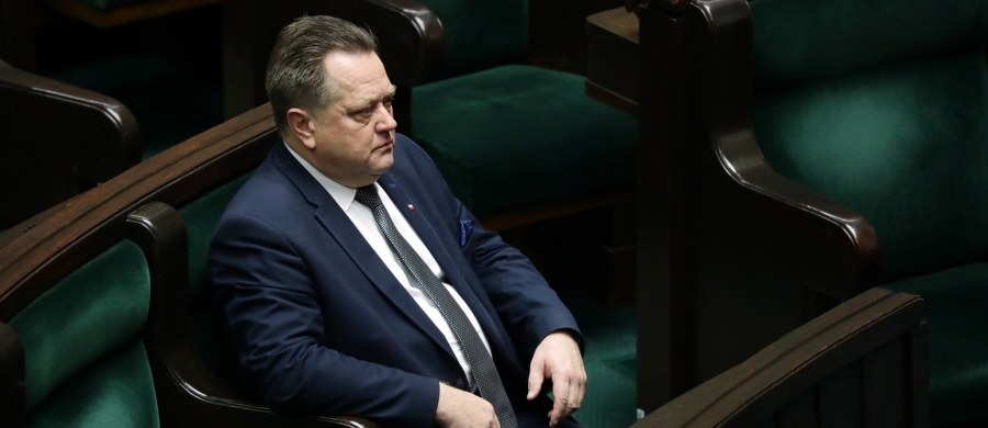 Prokuratura Rejonowa w Suwałkach (Podlaskie) skierowała do sądu akt oskarżenia wobec 55-letniego Marka K. Mężczyzna jest oskarżony o publiczne nawoływanie do popełnienia przestępstwa wobec wiceszefa resortu spraw wewnętrznych i administracji Jarosława Zielińskiego.