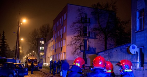 Tajemnicza eksplozja w jednym z mieszkań w łódzkiej dzielnicy Bałuty. Jak dowiedzieli się reporterzy RMF FM, 3 osoby zostały ranne. 