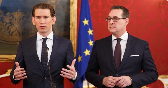 ​Szef austriackich chadeków Sebastian Kurz i przywódca prawicowo-populistycznej Austriackiej Partii Wolności (FPOe) Heinz-Christian Strache przedstawili w sobotę rano porozumienie o utworzeniu rządu prezydentowi Alexandrowi Van der Bellenowi.