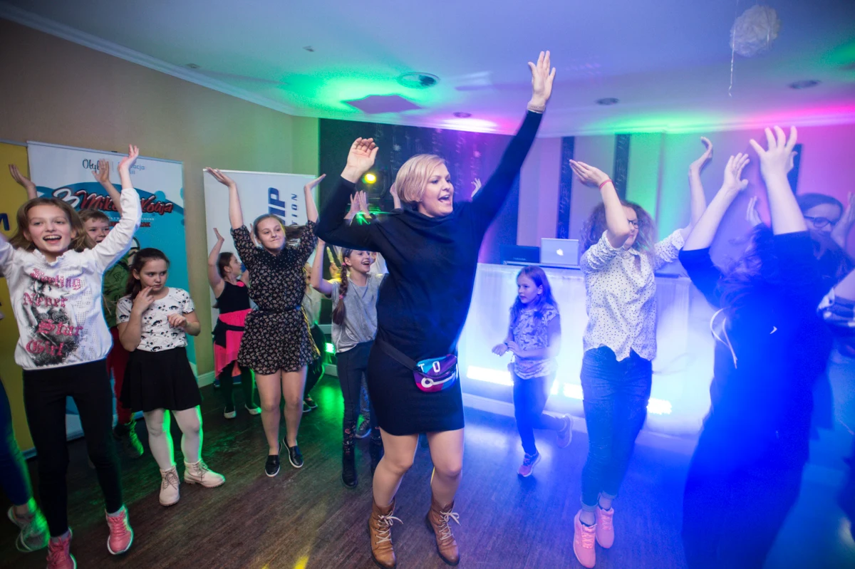 Otylia Jędrzejczak świętowała swoje urodziny na dyskotece z młodymi adeptami pływania - uczestnikami 3. Mikołajkowej Olimpiady Pływackiej o Puchar Otylii Jędrzejczak. Szaleństwo na parkiecie trwało kilka godzin.