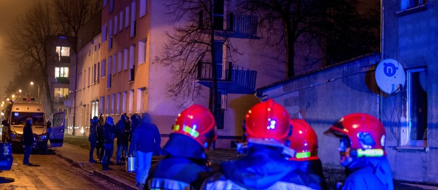 Łódzka prokuratura skierowała wniosek o areszt dla 39-latka, który nielegalnie produkował środki wybuchowe. W wyniku ich eksplozji w mieszkaniu przy ul. Przemysłowej obrażeń doznało czworo funkcjonariuszy policji i straży pożarnej.