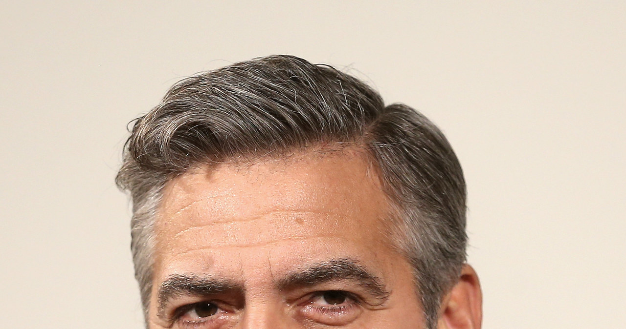 ​To się nazywa mieć gest! George Clooney postanowił okazać wdzięczność swym czternastu przyjaciołom, którzy wspierali go przed laty, na początku jego aktorskiej kariery. Wręczył im walizki, w których znalazła się pokaźna gotówka...